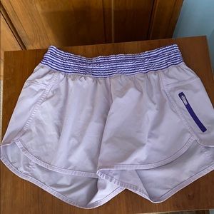 lavender lululemon tracker shorts 4’